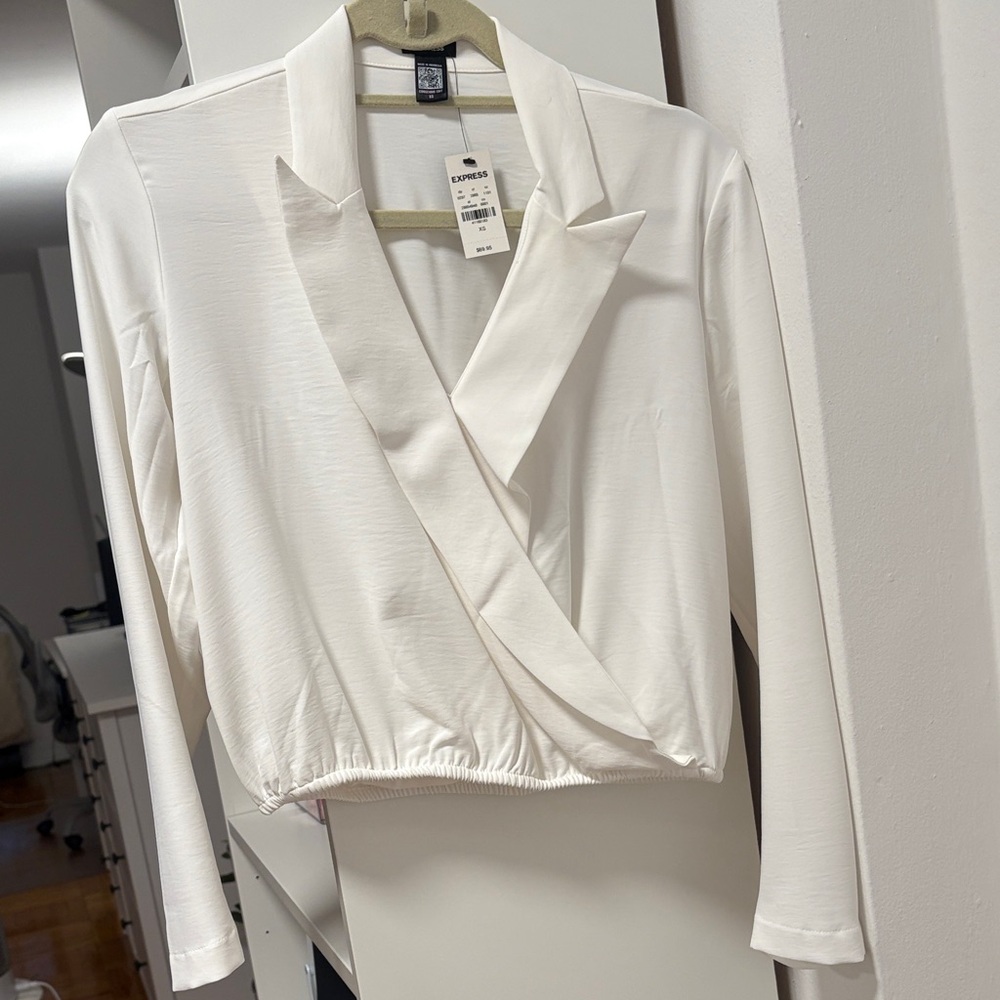 NWT Express Long Sleeve Pleated White Blouse